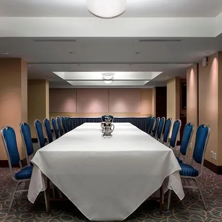 Delta Hotels By Marriott Burnaby Conference Centre-2