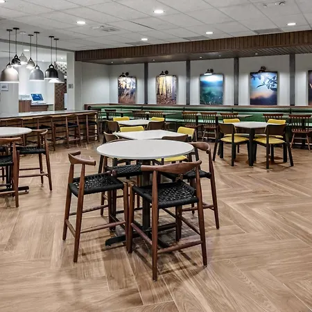 Fairfield By Marriott Port Clinton Waterfront-2