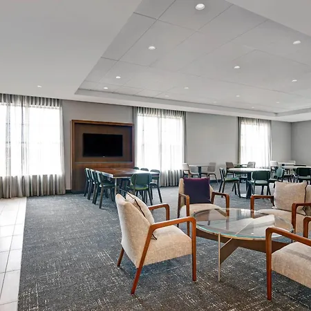 Courtyard By Marriott Manhattan Aggieville-3