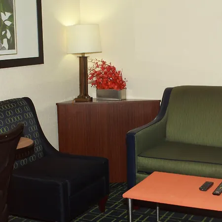 Fairfield Inn & Suites By Marriott Fairmont-2