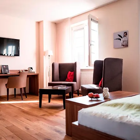 Kunsthotel Drei König am Marktplatz Stadt Lörrach-3