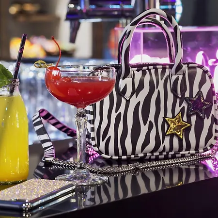 Moxy Lausanne City-2