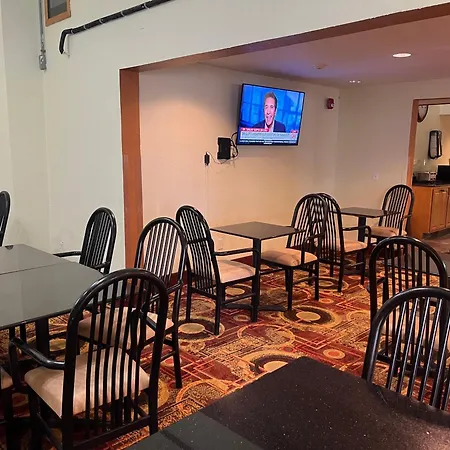 Days Inn By Wyndham Fort Dodge-3