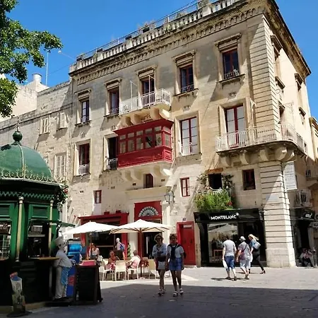 Luciano Valletta Boutique-3