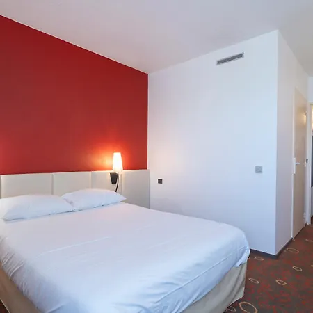 The Originals Boutique, Hotel Beauséjour - Poitiers Nord Futuroscope-3