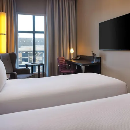 Doubletree By Hilton Edinburgh City Centre-2