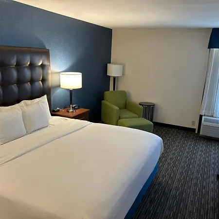Heritage Inn & Suites St Louis Fenton, Trademark By Wyndham-3