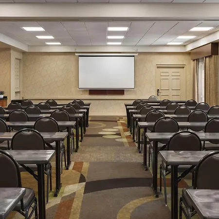 Hampton Inn Tropicana-3