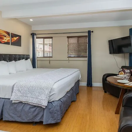The Flagstone Boutique Inn & Suites-3