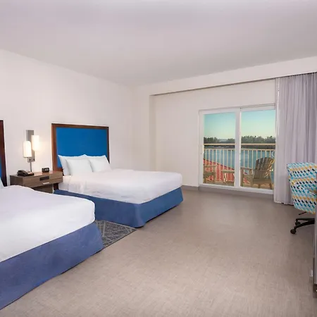 Hampton Inn And Suites Clearwater Beach-2