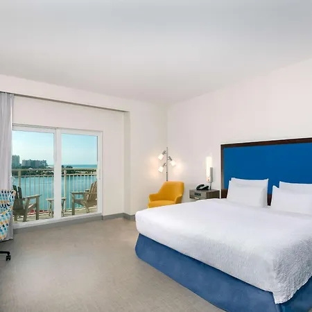 Hampton Inn And Suites Clearwater Beach-3
