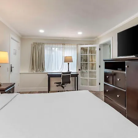Best Western Carmel'S Town House Lodge-2