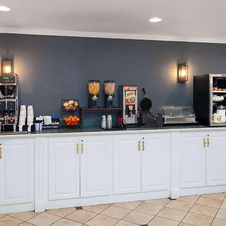 La Quinta Inn By Wyndham Cleveland Independence-2