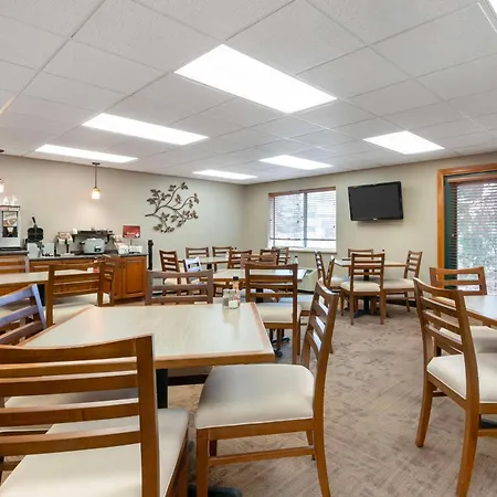 Best Western Plus Concord Inn-3