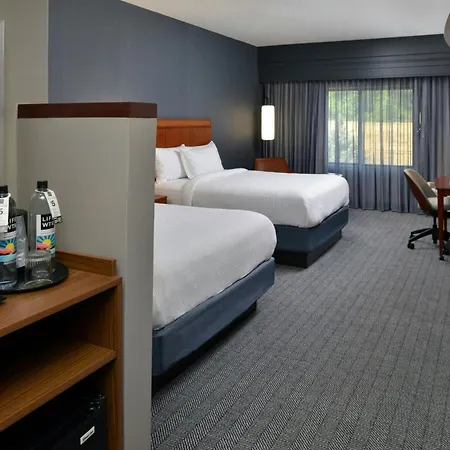 Courtyard By Marriott Harrisburg Hershey-3