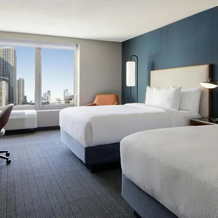 Courtyard By Marriott Chicago Downtown/River North-3