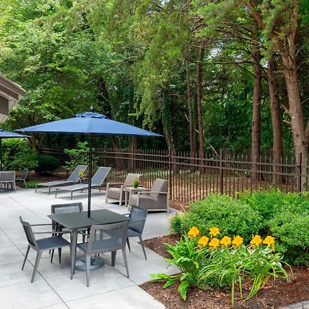 Courtyard By Marriott Asheville-3
