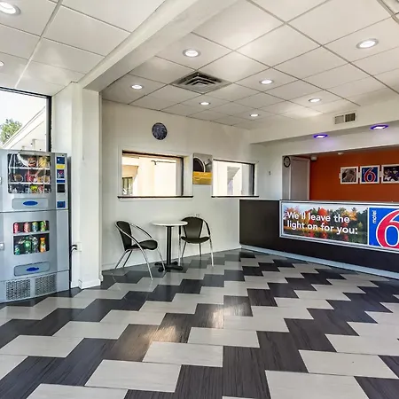 Motel 6 Elizabeth Nj Newark Liberty Intl Airport-3