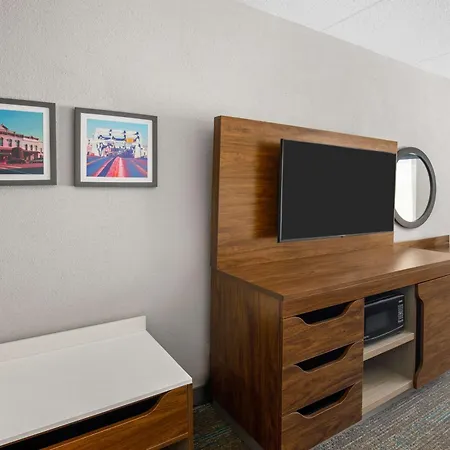 Hampton Inn Selma-3