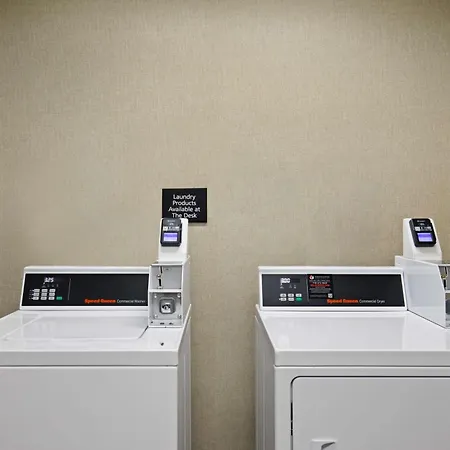 Hampton Inn Selma-2