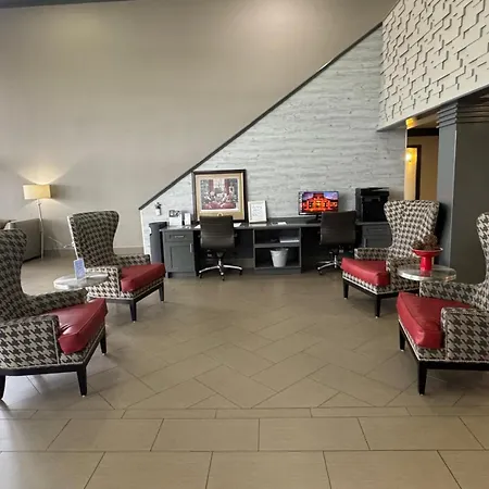 Ramada By Wyndham Tuscaloosa-2