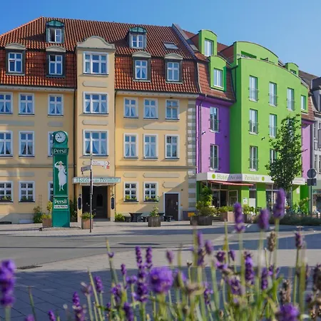 An der Persiluhr Stadt-gut-Hotel-2