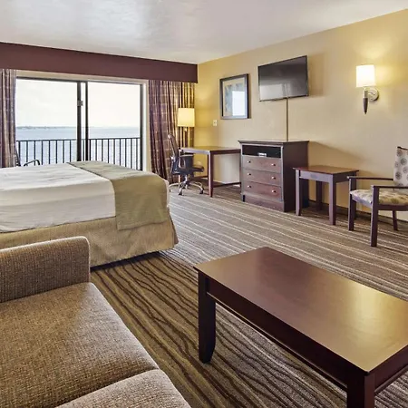 Best Western Fort Myers Waterfront-3