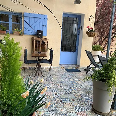 Skylark Bed & Breakfast-2