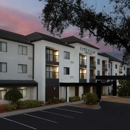 Courtyard By Marriott Lakeland-3