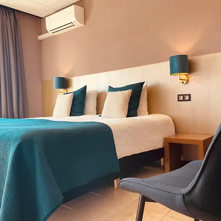 Hotel Rooms-2