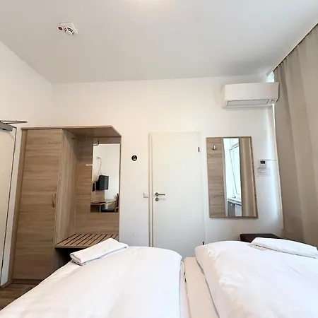 Central Hotel Duisburg-3