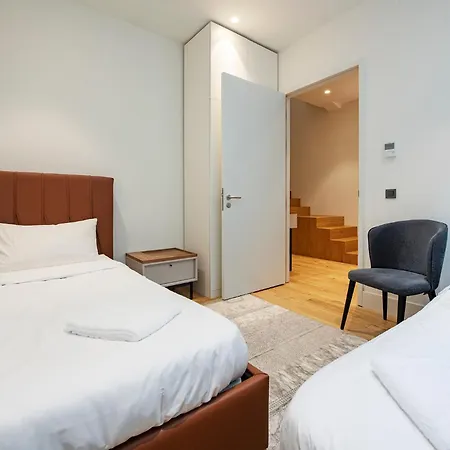 12A, Luxury & Unique, Cinema, Terrace, Stunning View, Central Location!-3
