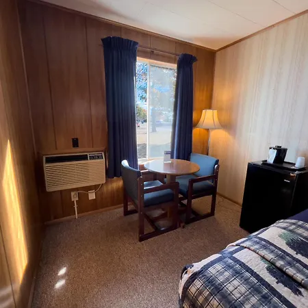 Riviera Motel-2