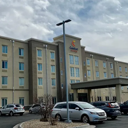Comfort Suites Denver International Airport-3