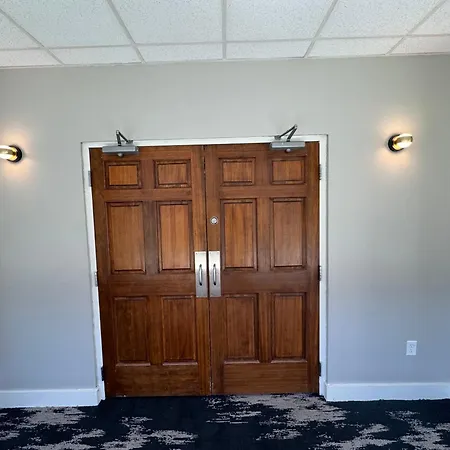Clarion Inn & Suites Dothan South-2