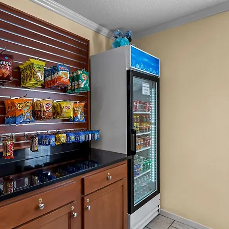 Econo Lodge Inn & Suites Santa Rosa-2