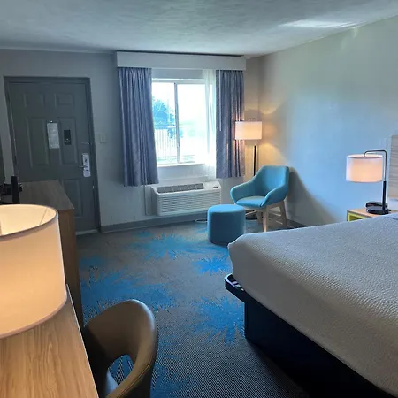 Days Inn By Wyndham Hays-3