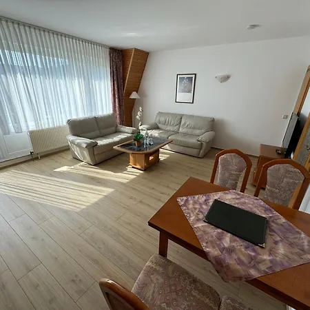 HAUS USEDOM Ferienwohnanlage mit Frühstücks-Restaurant gegenüber im Seeschlösschen-3