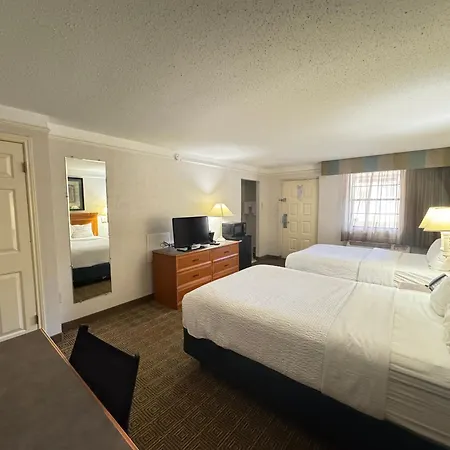 Rodeway Inn-2