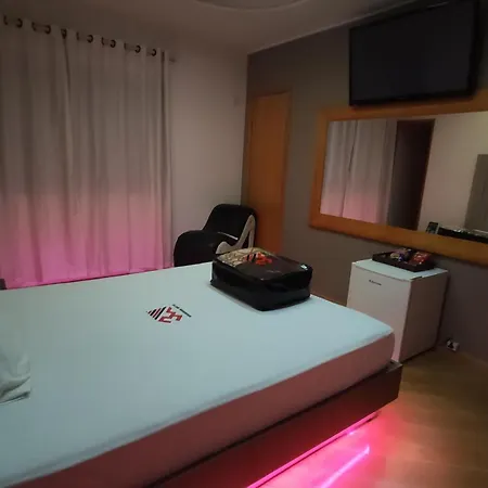 Bruhmom Motel-3