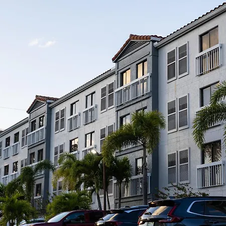 Holiday Inn & Suites Boca Raton - North-2