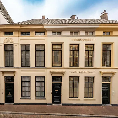 Zocher6 A Monumental Town House In The City Center-2