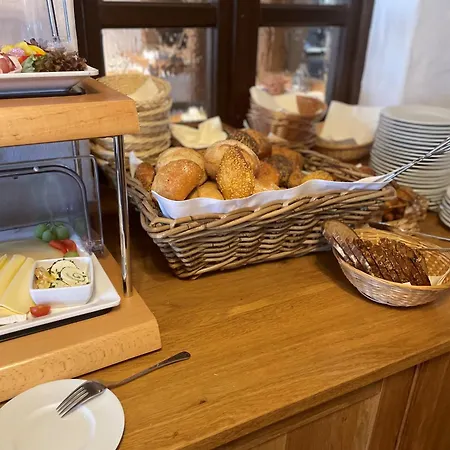 Landhotel Battenheimer Hof-3