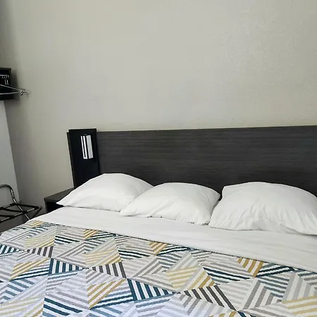 Baymont By Wyndham San Antonio Airport-3