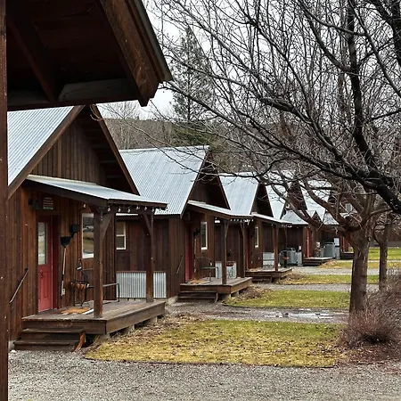 Methow River Lodge Cabins-3