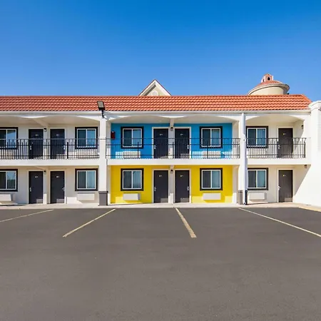 Days Inn By Wyndham Gainesville-3