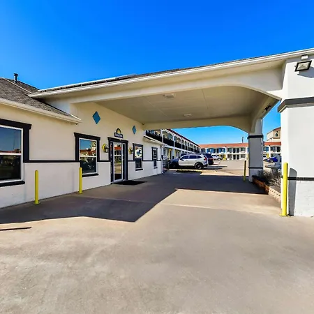 Days Inn By Wyndham Gainesville-2