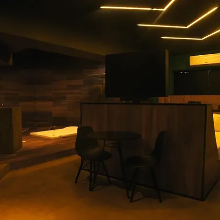 Motel Platinum-3