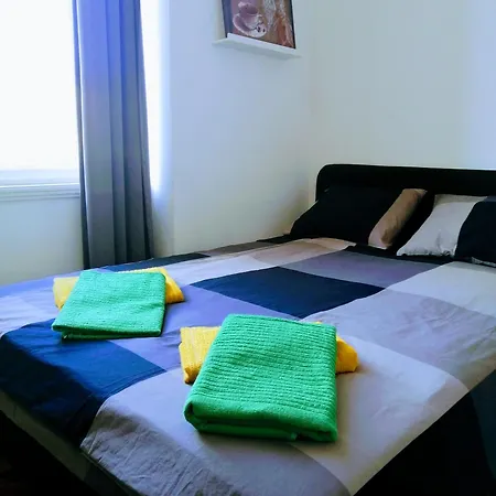 Pula Center Green Park Apartments And Rooms-3