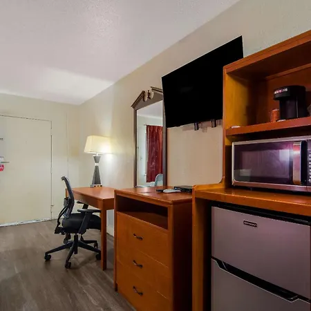 Econo Lodge Goldsboro Hwy 70-2